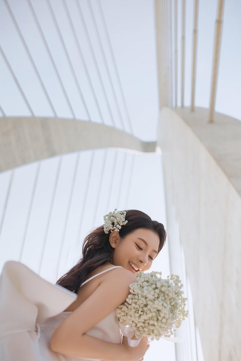 Modern Chic Wedding Outfit